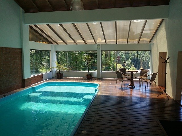 luxusní zastřešený bazén